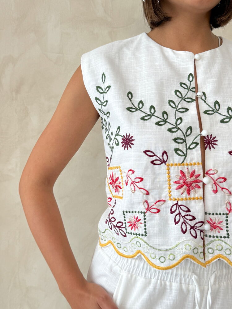 Embroidered Zero Sleeve Shirt