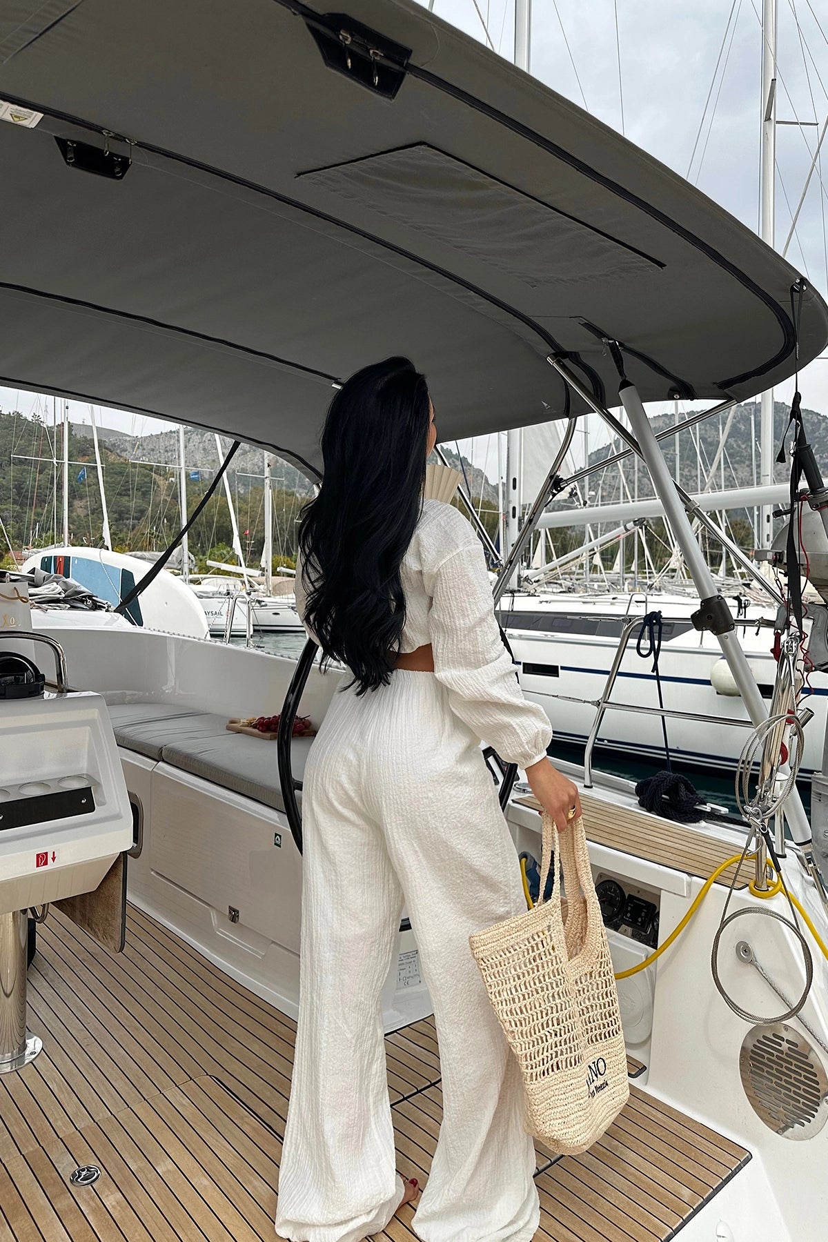 Torini White Linen Set