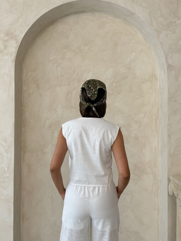 Embroidered Zero Sleeve Shirt